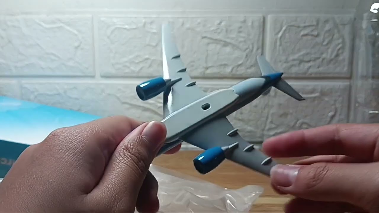 Đập hộp 2 con máy bay zới tui nhe :]