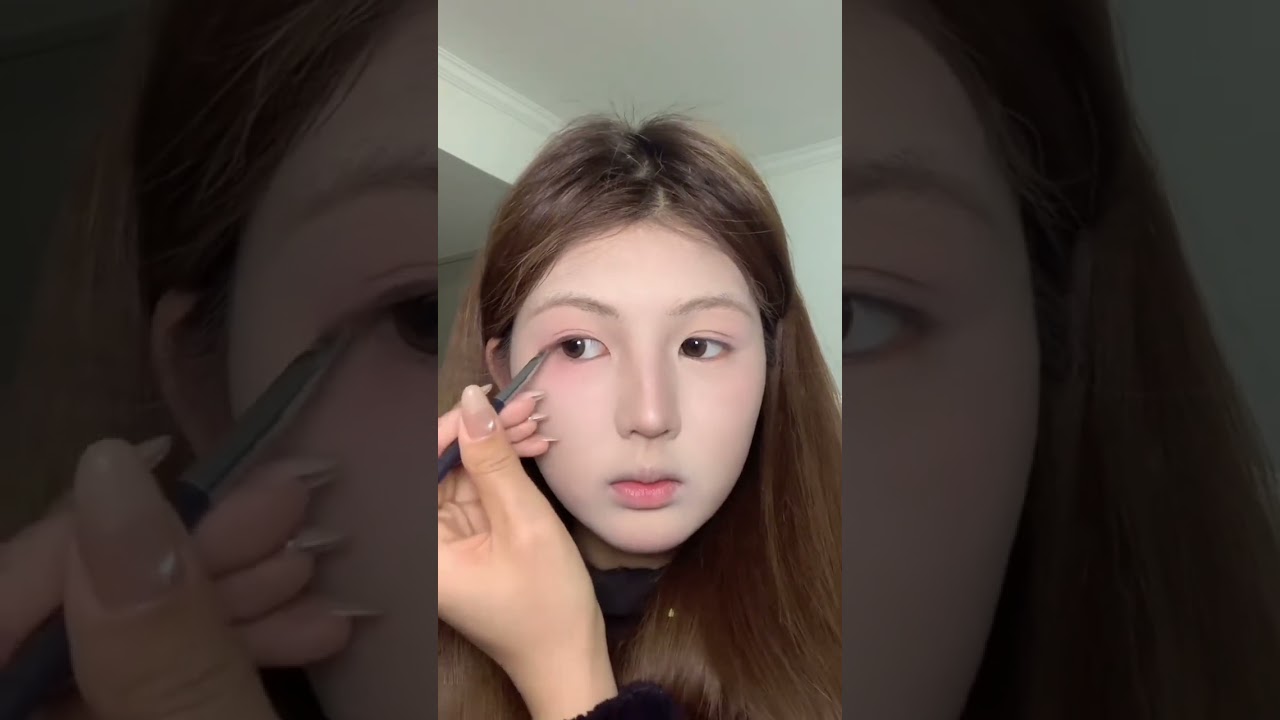 New Year Beauty Hack: Quick & Easy Makeup for Beginners