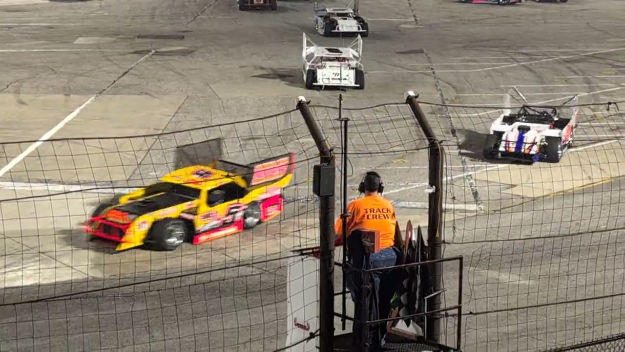 Phillis Tunny memorial 75 lap Outlaw late model figure 8 race Indianapolis Speedrome 5/10/2025