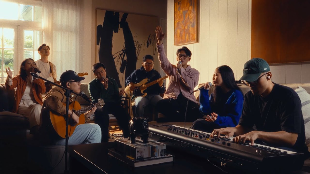 A Living Room Worship Session by Catalyst