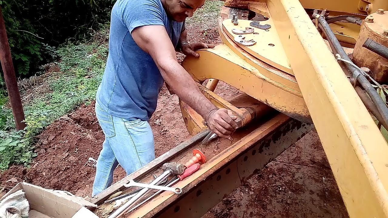 Troca dos calços da lâmina! Motonivelado/patrola 120K (grader/niveleuse/motoconformadora)