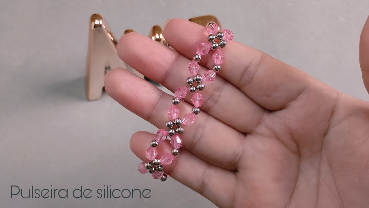 Pulseira no fio de silicone fácil de fazer.