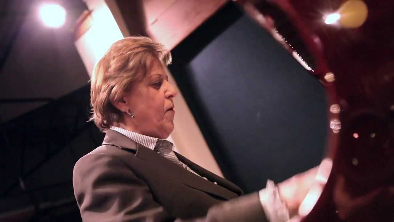 A MIS COLEGAS (Victor M. Guerrero)  Ruth Marulanda