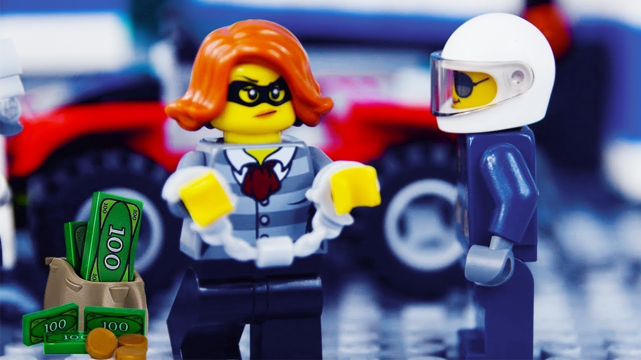 LEGO City House Robbery STOP MOTION Cops And Robbers: Catch The Crooks | LEGO City | By LEGO Worlds
