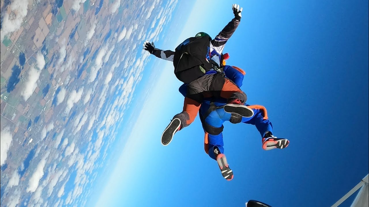 Skydiving Burnaby ON, Canada 🇨🇦 #skydiving #ontario #canada 