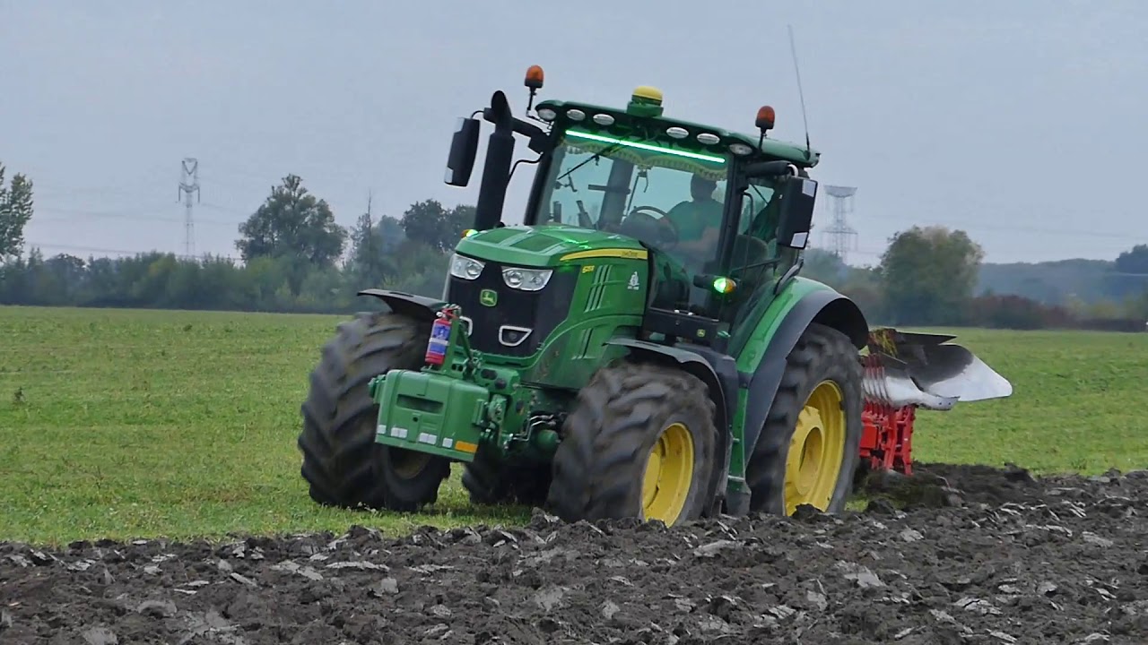 Ploughing w/ John Deere  6215R & 6 furrow KUHN Multi-Leader