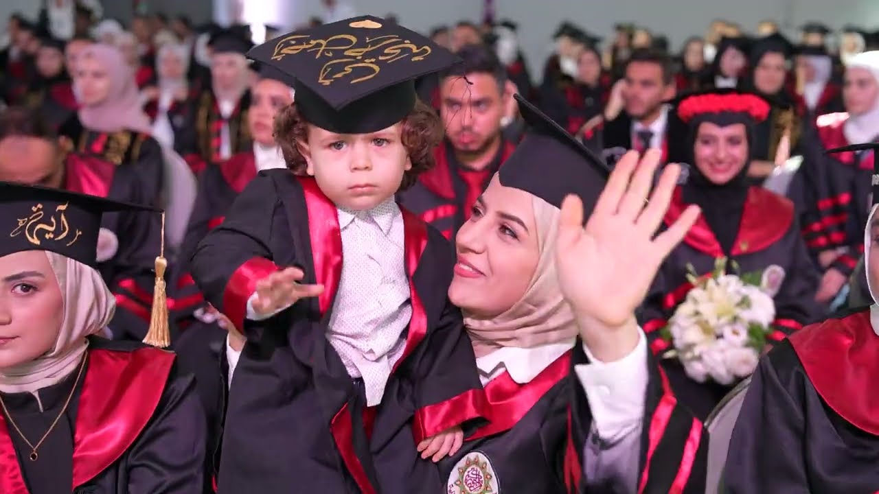 تخرجكم حكاية ترويها فرحة أهاليكم