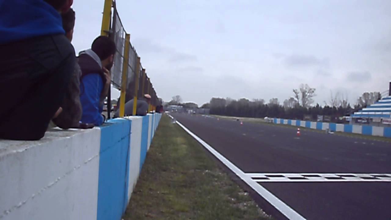 Tsenekidis Kadett vs E190 Nitro