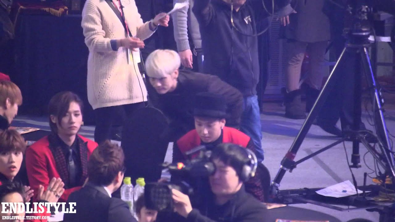 140123 서울가요대상 대기 샤이니(SHINee) 종현 - 내 자리가 어디지...