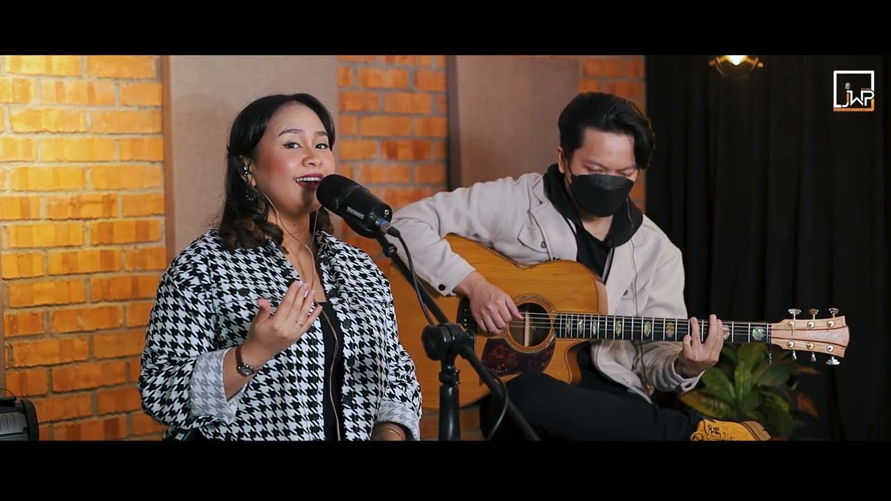 C.H.R.I.S.Y.E + FANTASY Medley (Cover) - Matahari Strings | Live Session