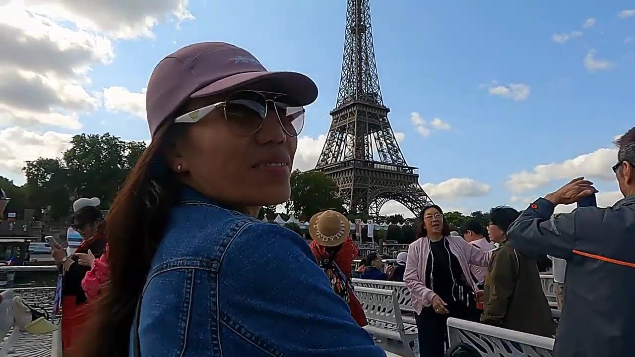 See Paris by boat