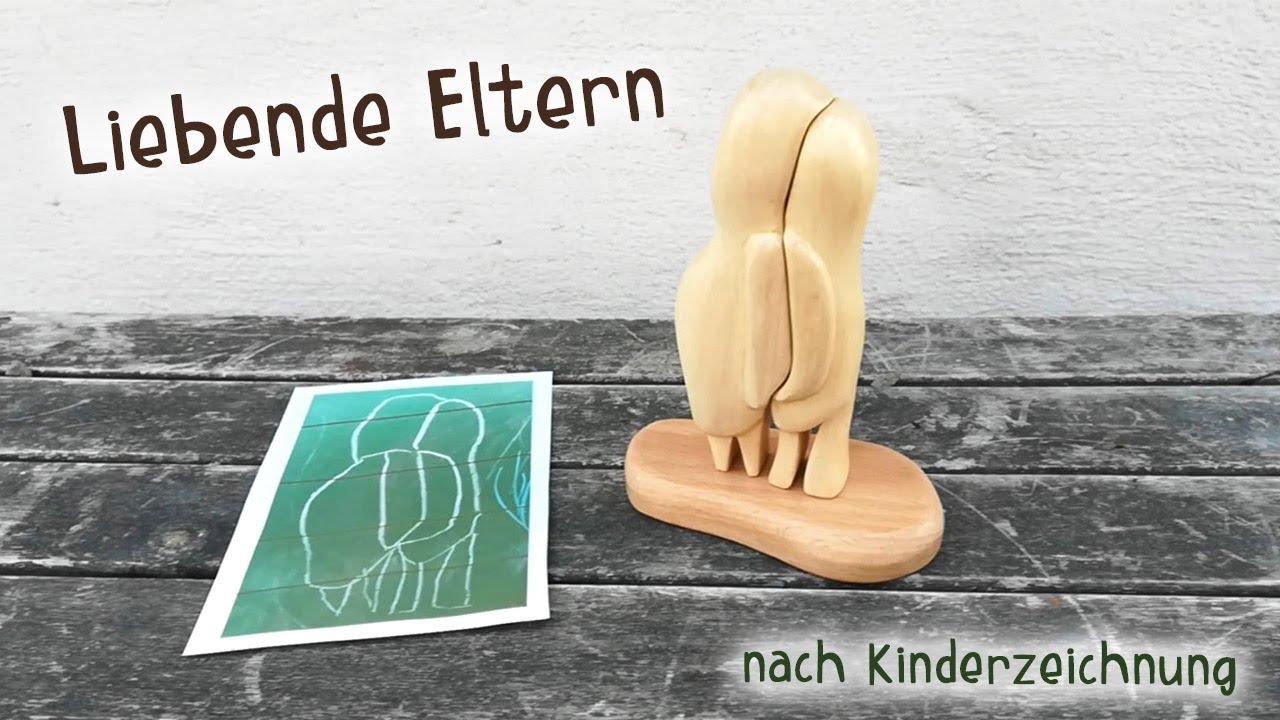 Liebende Eltern in Holz | Skulptur nach Kinderzeichnung