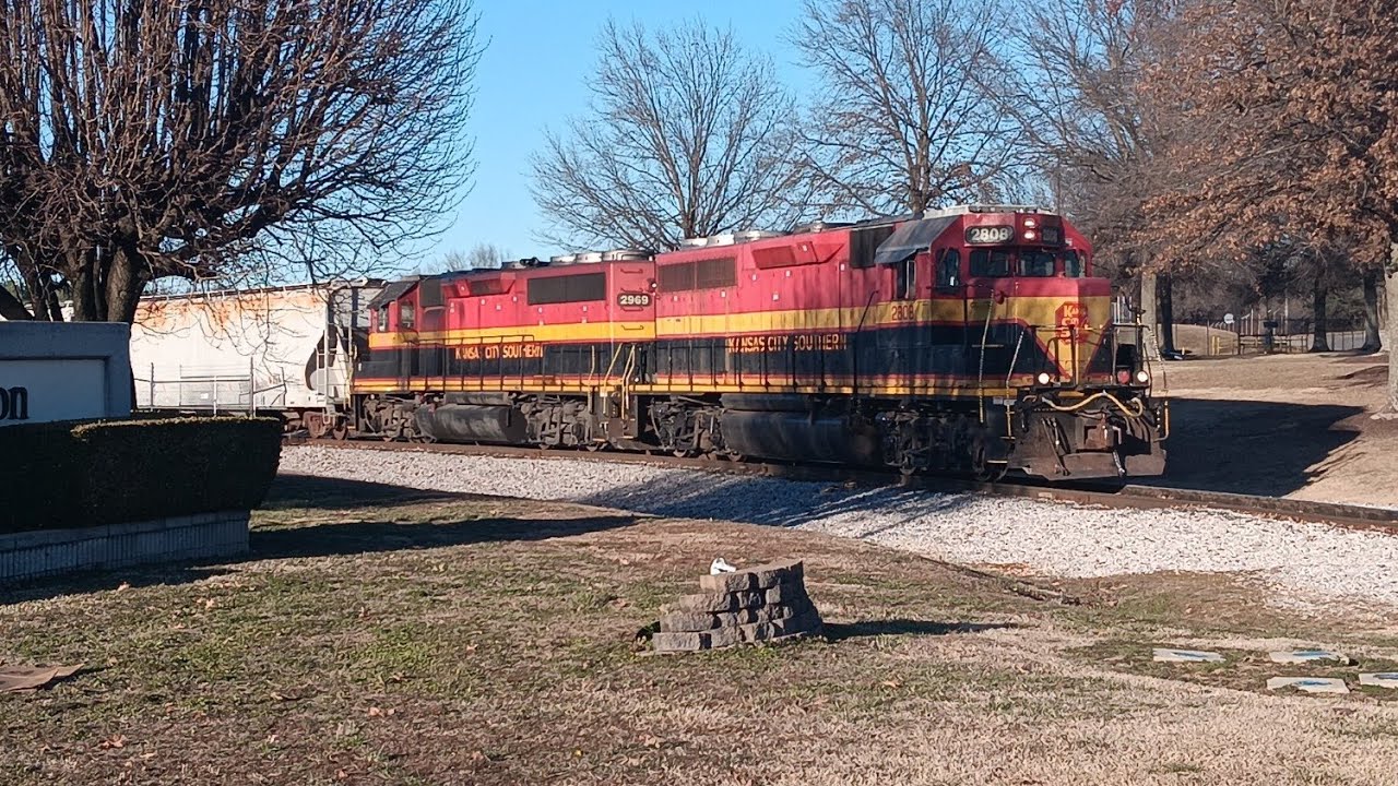 CPKC K04 Switching in Gentry, AR