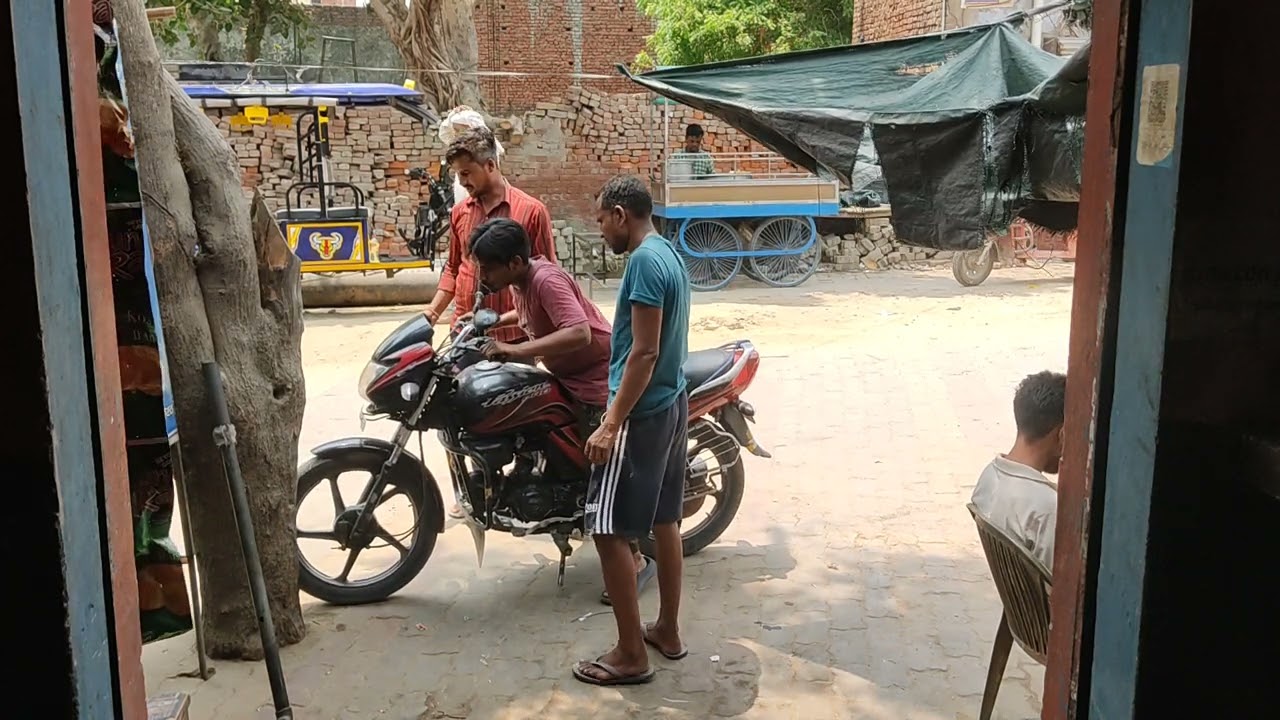 बाइक की टाकर हो जाने पर बाइक का मुड़ा हैंडल सीधा कैसे करे # बाइक  🏍️ के गिर जाने पर हैंडल मुड़ जाता है
