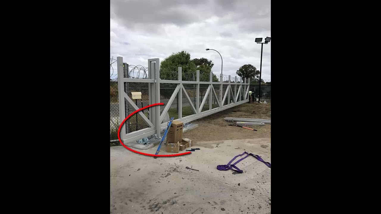 Cantilever foundation + two part gate.