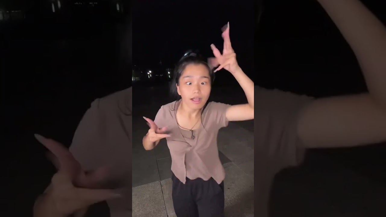 Comedy Finger Dance Niao Er Yao Birds Rocking   Fengbao's Humorous Hand Art Performance
