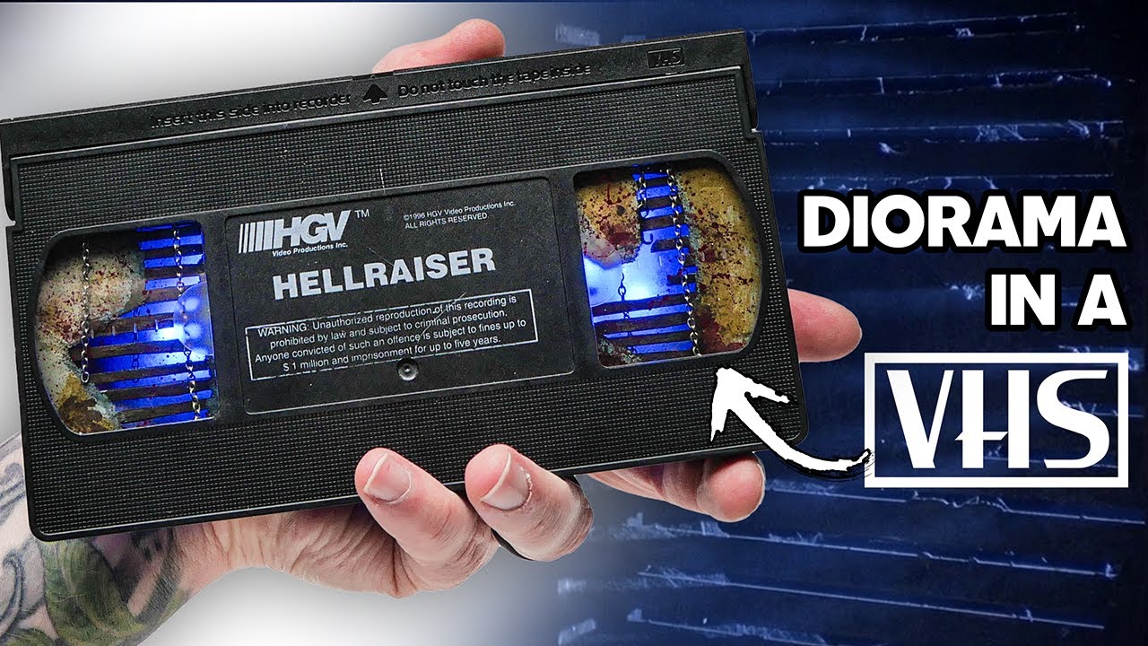 I made HELLRAISER diorama inside a VHS tape!
