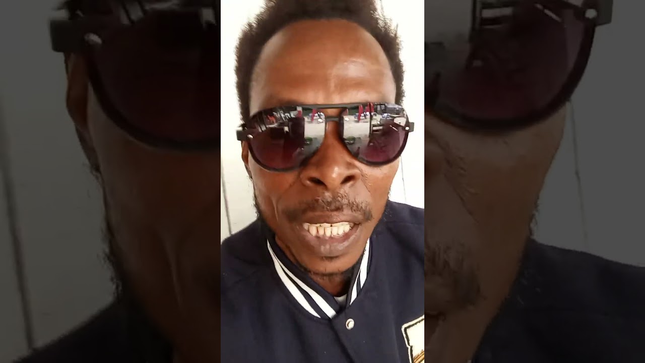 Tino de Paris youlé pour les fans 