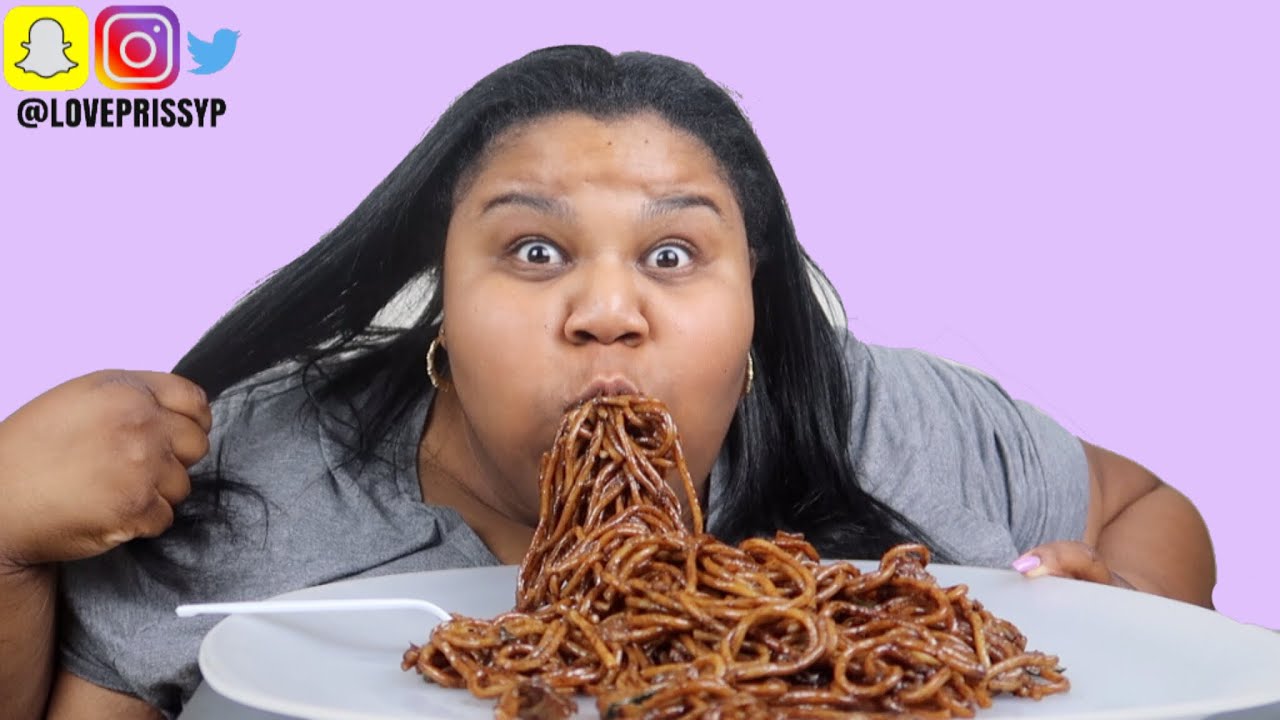 BLACK BEAN KOREAN NOODLES- JAJANGMYEON| PUT CLOTHES ON YOUR BABY !