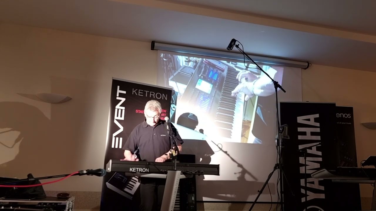 Bernhard Liwowsky präsentiert das neue Ketron "Event" Keyboard zum Musikertreffen 2023