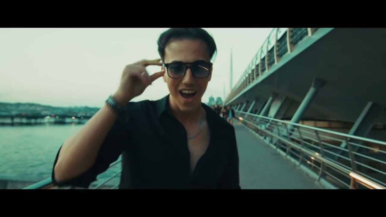 &Ouml;mer &Ouml;z - Vur  (Official Music Video)