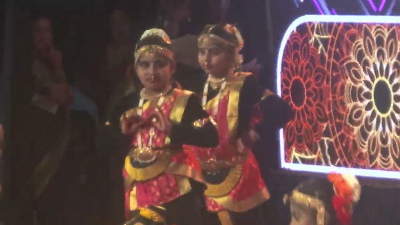 Navya school classic danss 