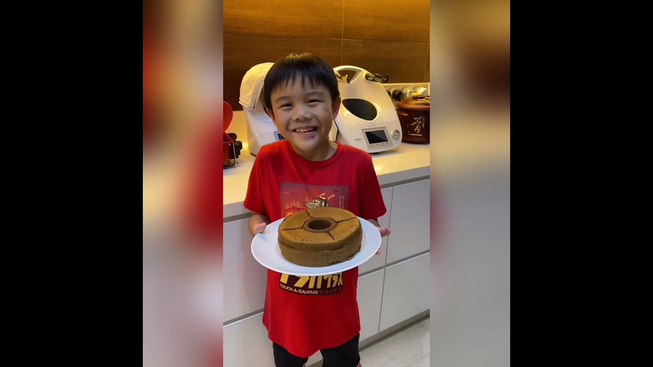 How to make chocolate chiffon cake with Thermomix. This video made on 25 June 2020.