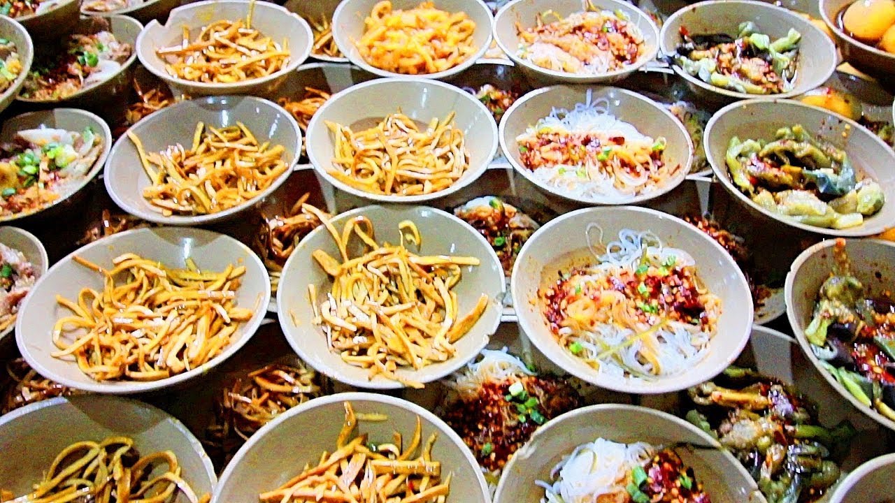 CHINESE STREET FOOD - 10X SPICY HOTPOT in CHINA - Sichuan Hotpot + Street Food tour in Chongqing