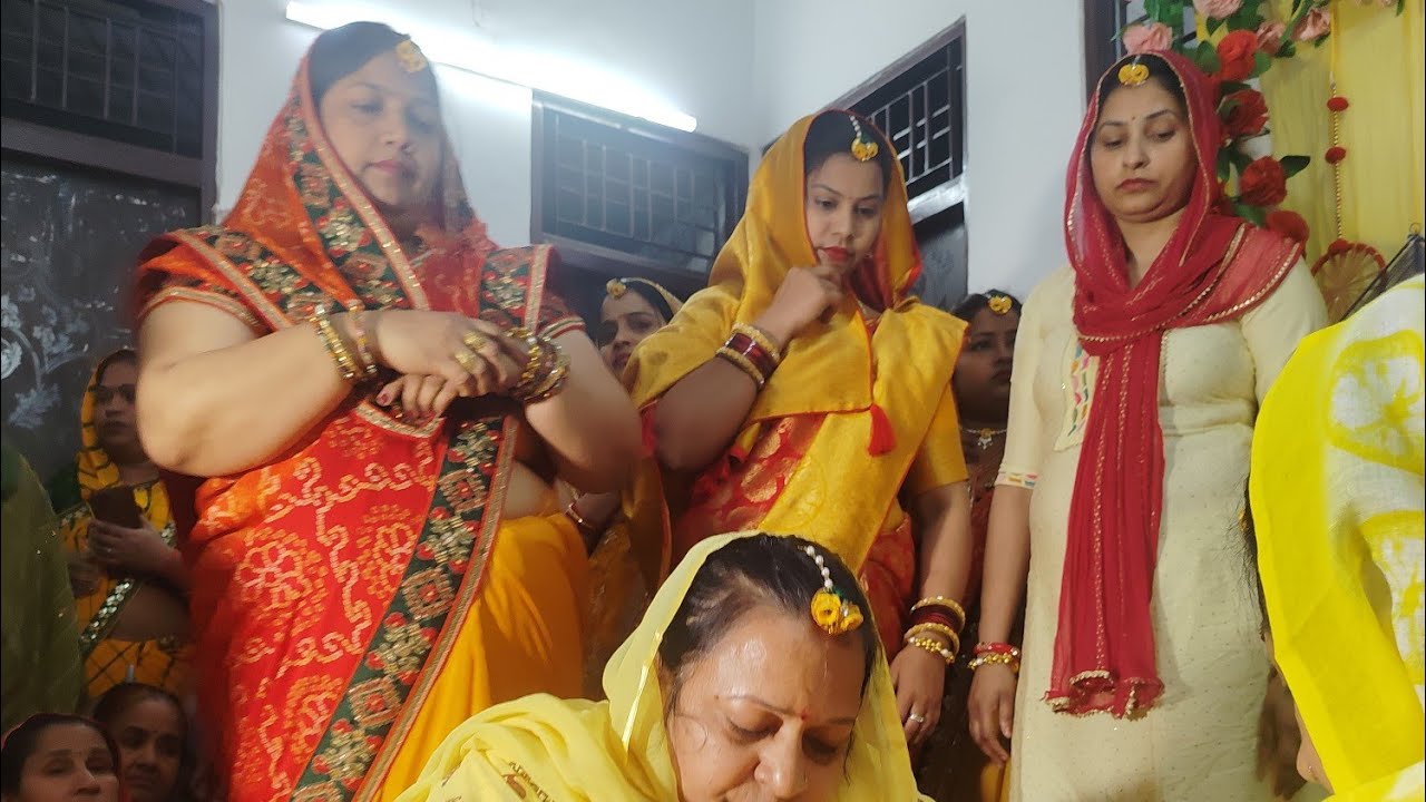 Veena and party  is live, आज के गीत