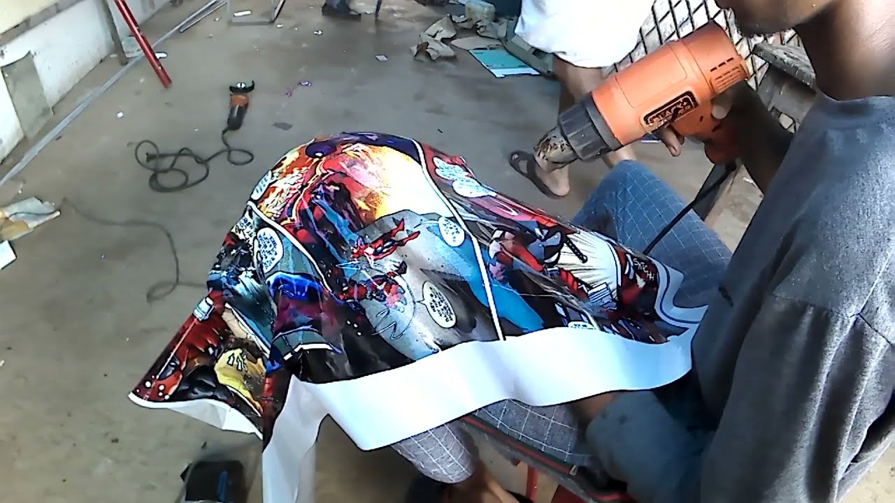 Helmet vinyl Wrapping | Helmet Modification | Comic.