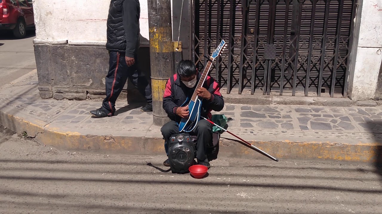 Hermoso huayño interpretado x El Sr Sabino Condori en plena cuarentena