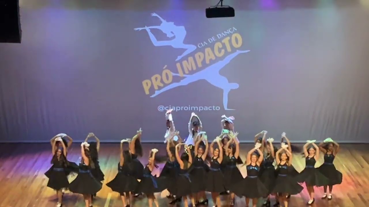 Coreografia Hairspray- Direção Roberta Lopes (Cia Pró Impacto)