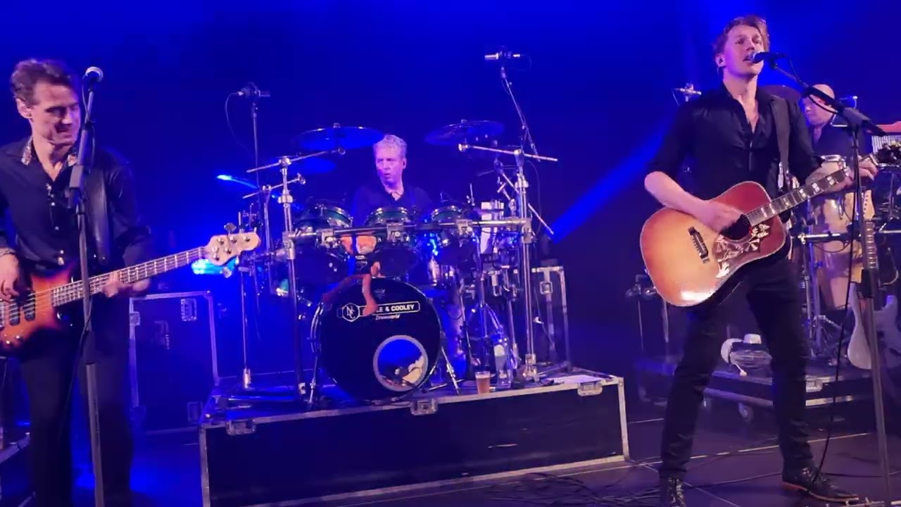 Tribute To The Cats Band / What a grazy life / Sure he's a cat en What is the world coming to.