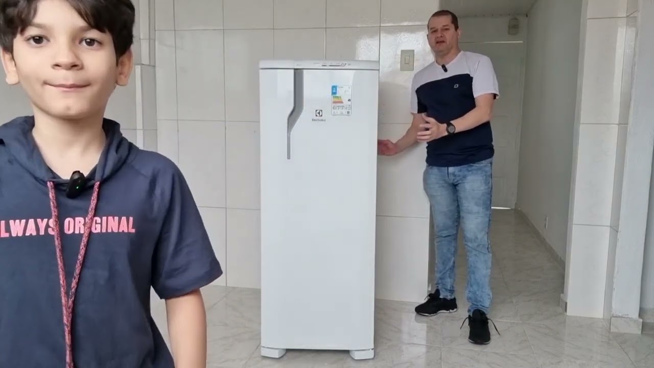 OpenBox - Geladeira RE31 Electrolux.