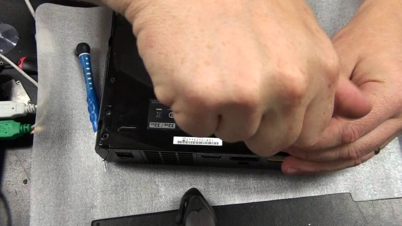 Smontare Nintendo WII-U per cambio lente