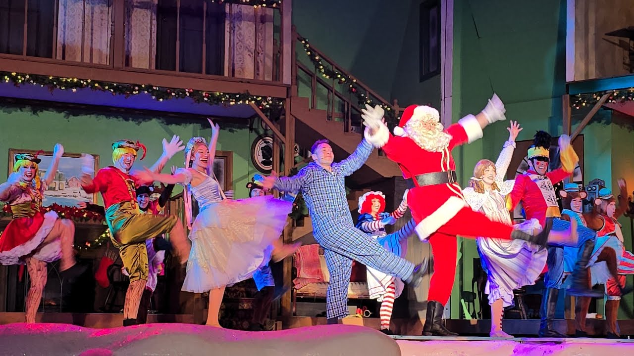 Ночное шоу «Домой на праздники» со снегопадом | Полное шоу 2025 года