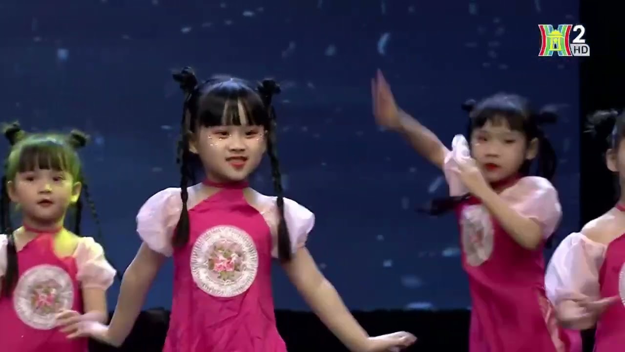 Em chào tết