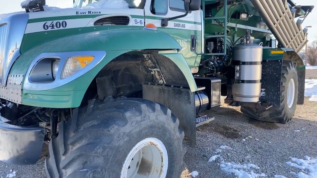 2005 Loral 6400/ IH7600 chassis