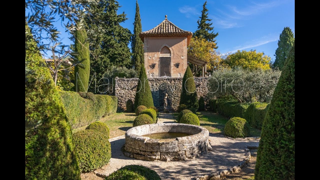 Gordes - Superbly private Gordes estate with unobstructed Luberon views.