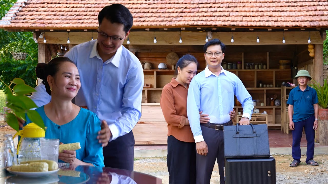 CEO Jack decides to abandon his mother and Tu Tien to embark on a turbulent new life