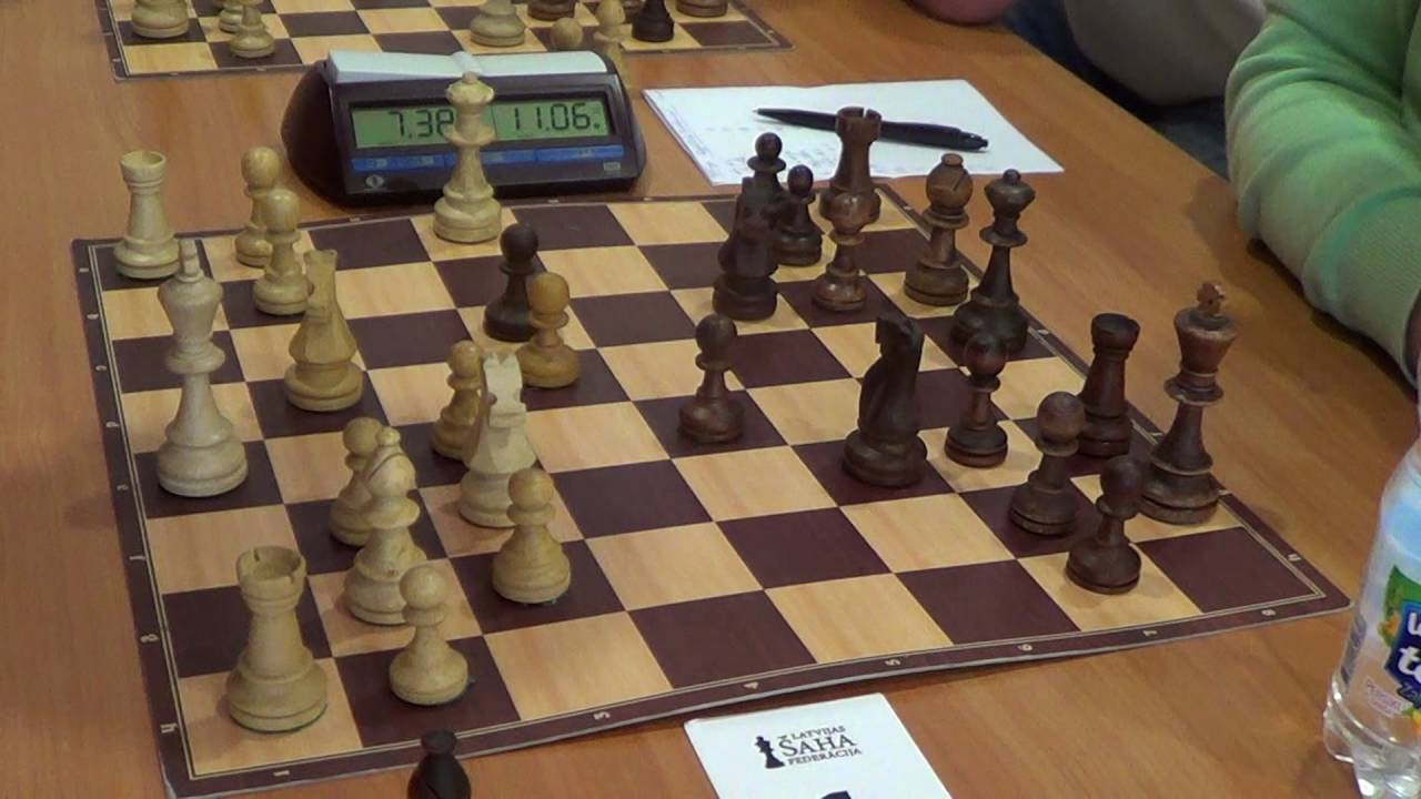 WGM Rogule Laura - GM Sveshnikov Evgeny, Catalan opening 4....dc, Rapid chess