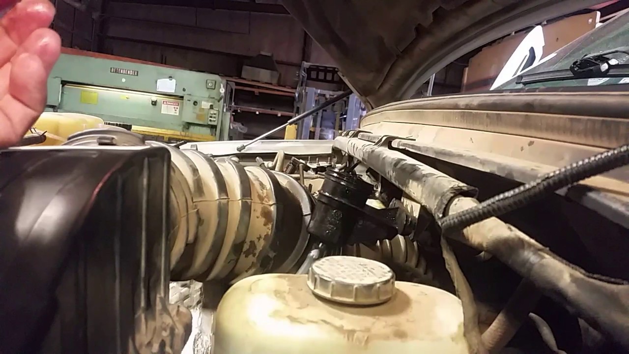 How to get air out of hydraulic clutch on ford pickuo.