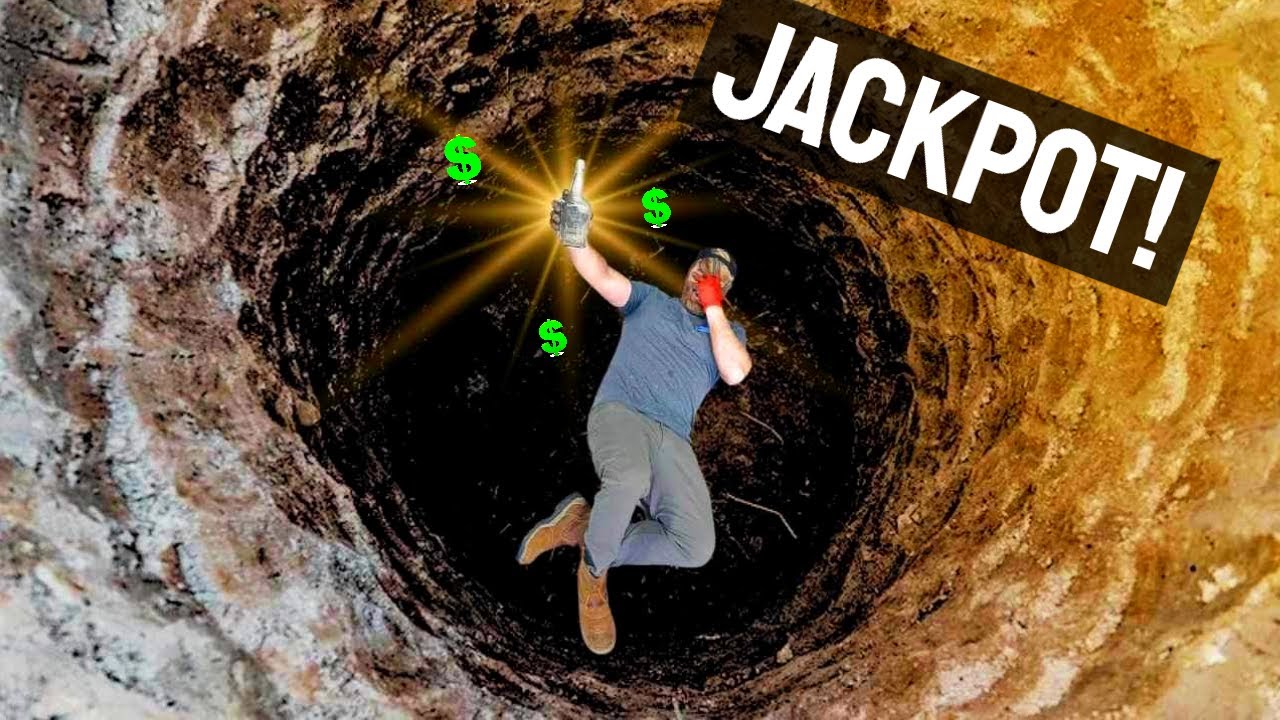 I've DREAMED of this! Treasure Hunter makes Valuable Discovery while Antique Bottle Digging!