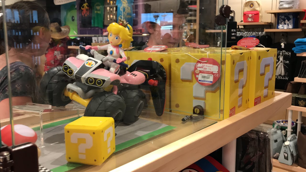 TOY SHOPPING IN JAPAN WITH THE FAMILY!