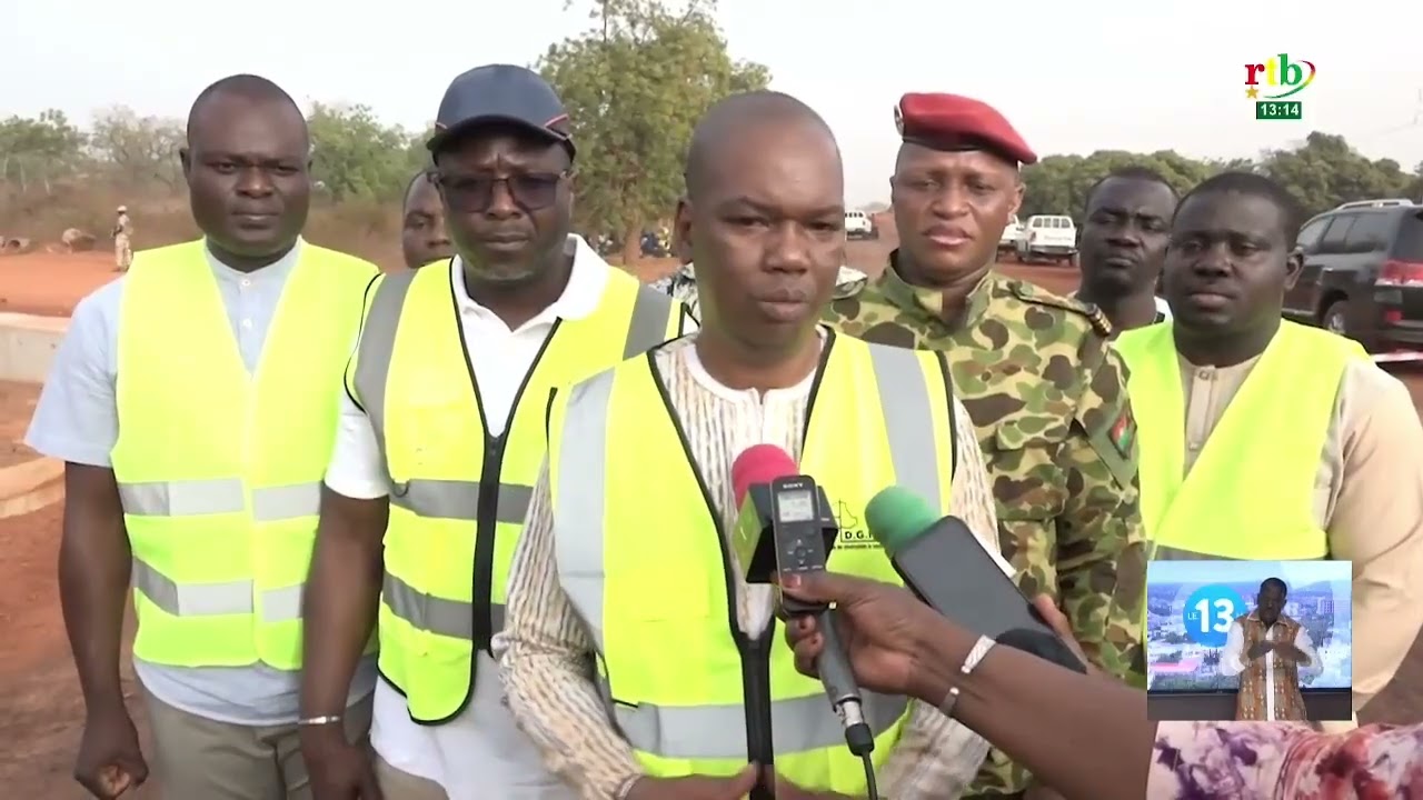 Le ministre de la Construction de la Patrie visite les travaux de la route Dandé-Kourouma