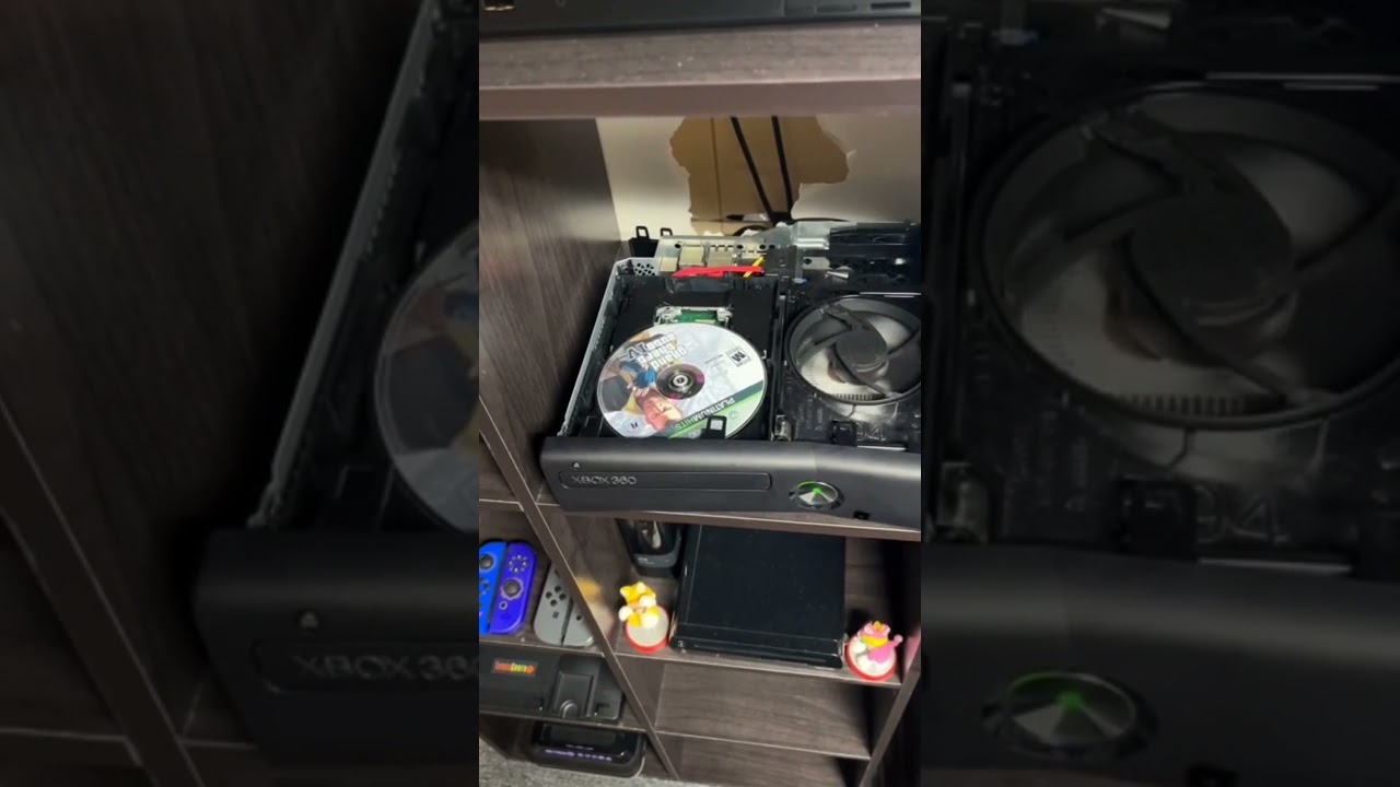Xbox showing open tray 📥 #shorts #xbox360 #xbox