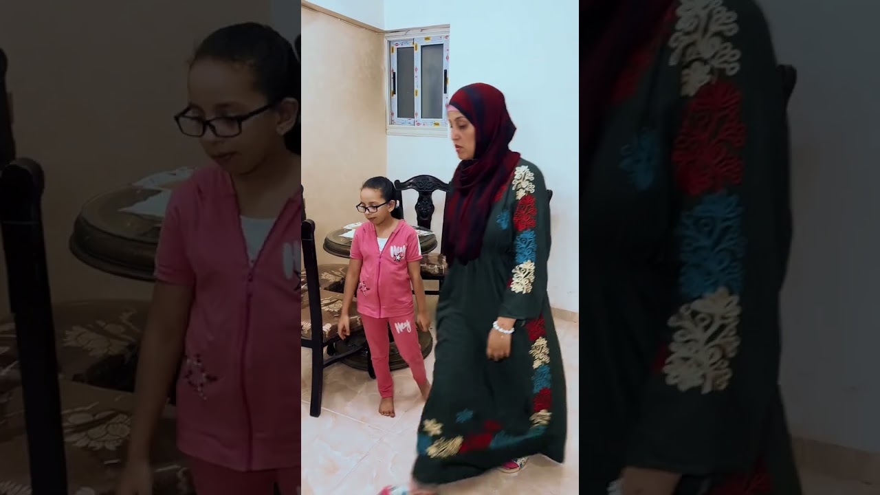 ￼ ‏قسوة الاب على بنته وشوف حنينة مرات الاب