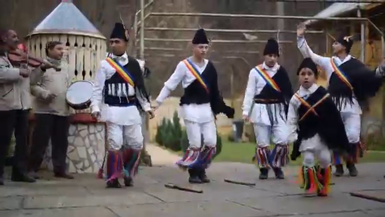 Ceata de călușari a romilor din Geoagiu (in satul Bozes 2015)