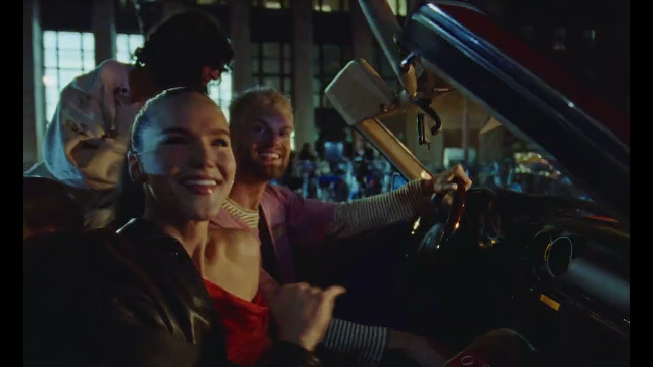 Carlita & SOFI TUKKER - 'Manhattan' (Official Video)
