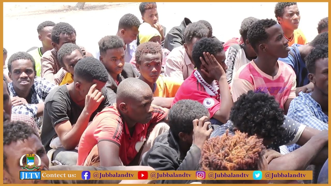 Booliiska Kismaayo ayaa soo bandhigay rag la sheegay in habeenkii ah ay dhac ka geysan jireen